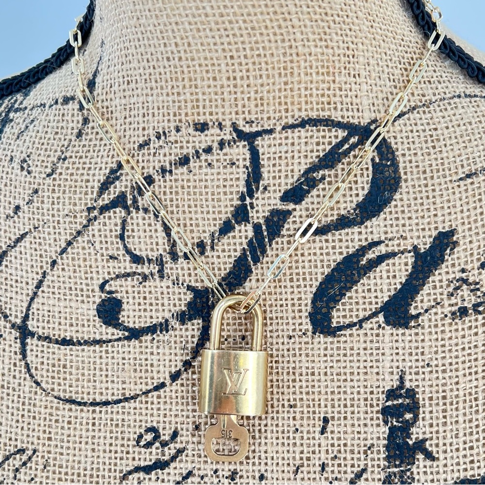 Louis Vuitton Lock & Key #315 on Giani Bernini Paperclip Link 18" Chain Necklace - Picture 16 of 17